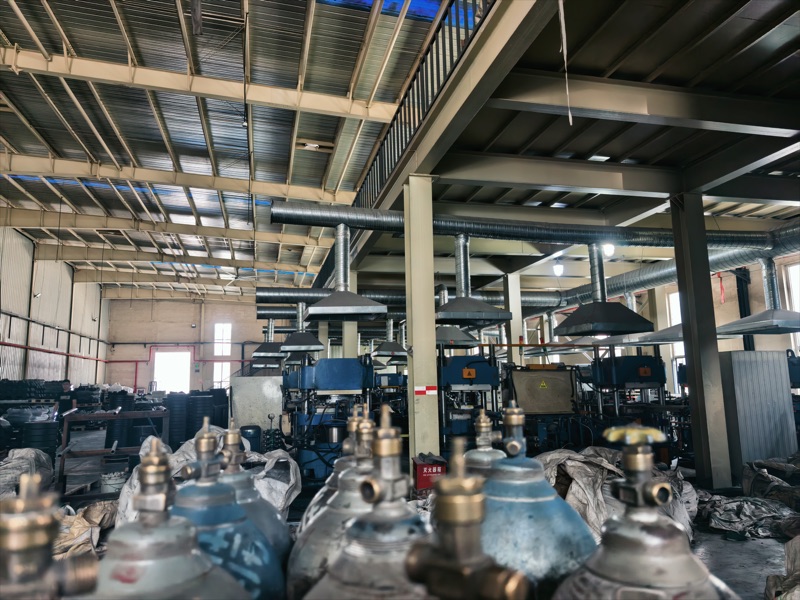 Yunlingyu factory warehouse staging for gym equipment packing and export